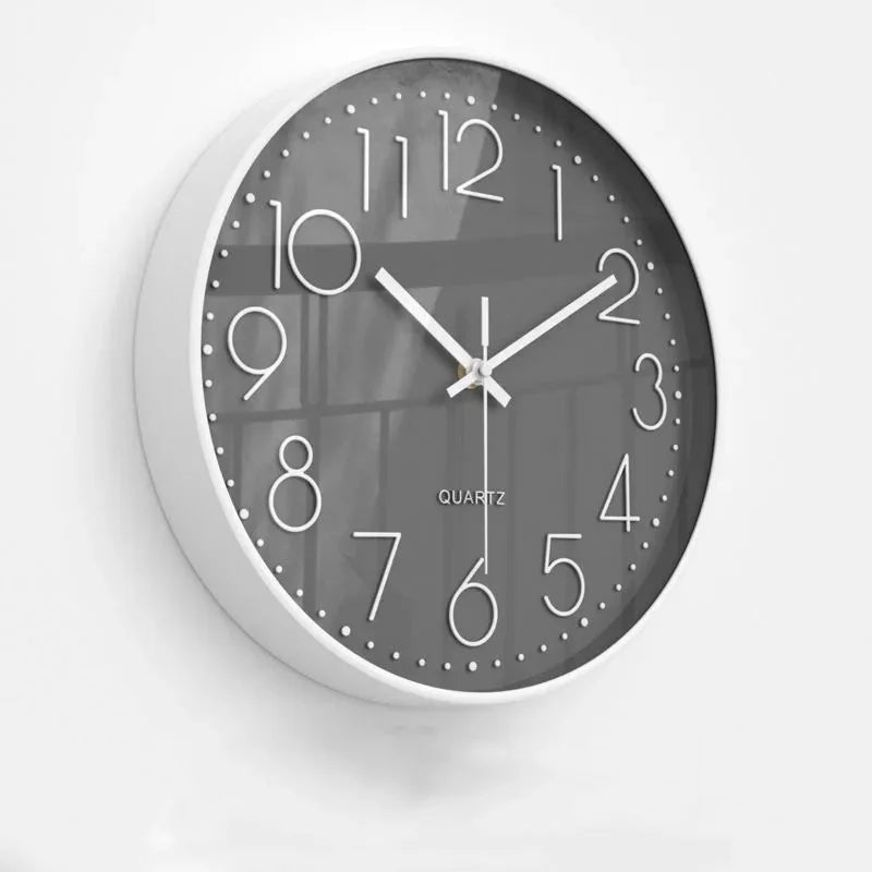 Round Wall Clock Black White 11